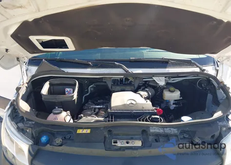 2024 Mercedes-Benz Sprinter 2500 Standard Roof 4-Cyl Diesel from USA, damaged, VIN W1Y4KBHY0RT167449